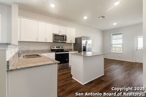 Building Photo - 10243 Band Wagon