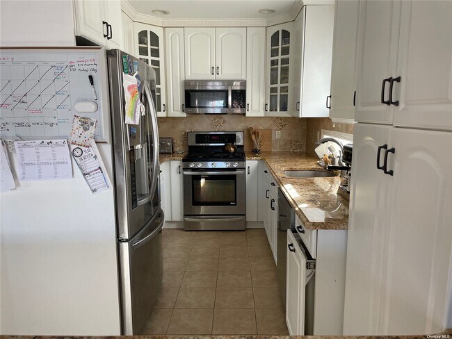 Building Photo - 530 W Olive St