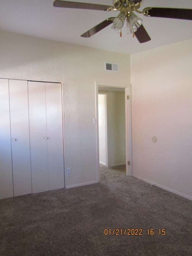 Building Photo - Very nice home located in the Gooch Area! New Flooring ( LVP) /Freshly Painted/No Pets!