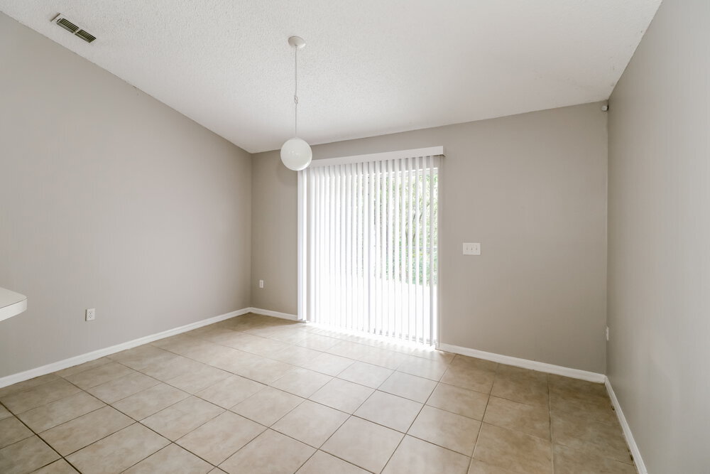 Building Photo - 30220 Birdhouse Dr