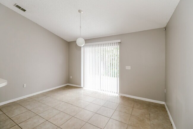 Building Photo - 30220 Birdhouse Dr