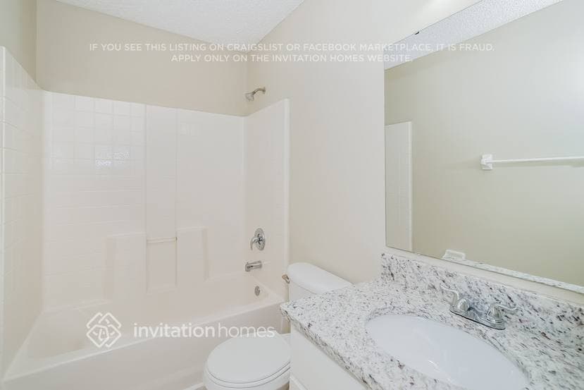 Building Photo - 1656 Hawkins Cove Dr E