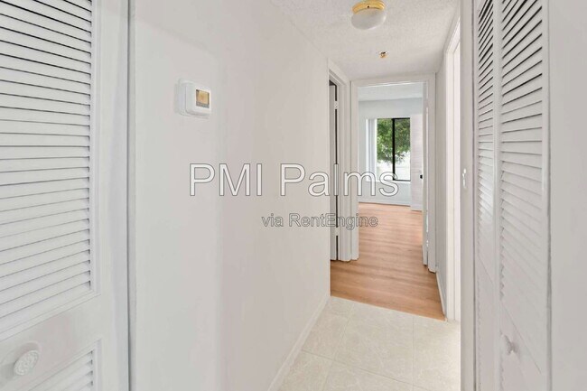 Building Photo - 1236 Pine Ridge Cir W