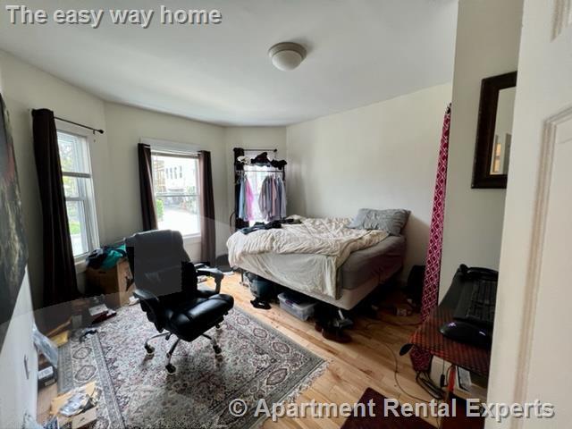 Building Photo - 128 Cedar St