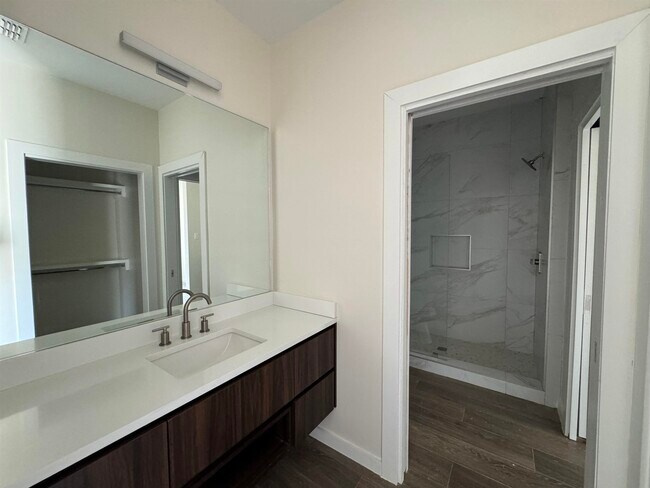 Building Photo - 210 Veracruz Dr