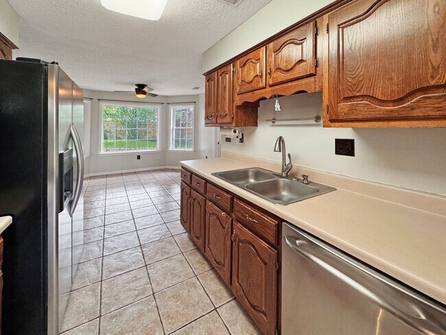 Building Photo - Spacious 3 bedroom 2 bath in Cordova