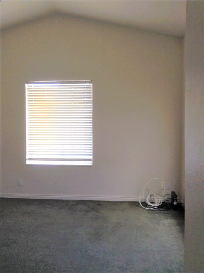 Building Photo - 1523 S 430 W