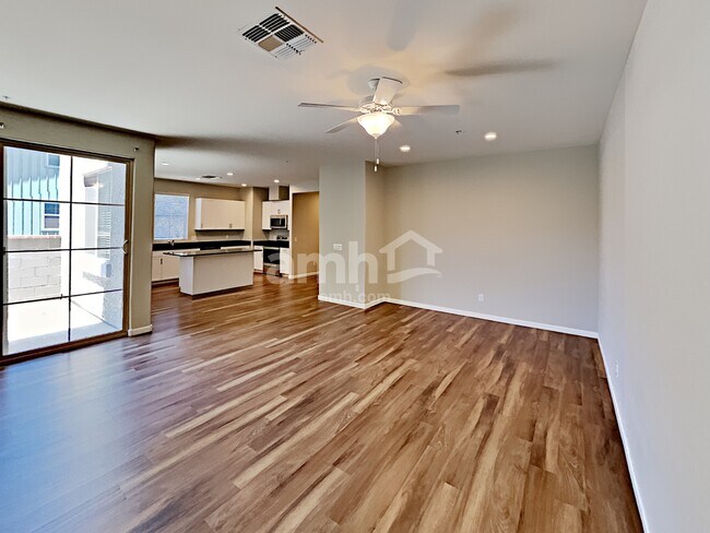 Building Photo - 20762 W Thomas Rd