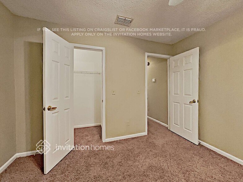 Building Photo - 11826 Clearwater Oaks Dr W
