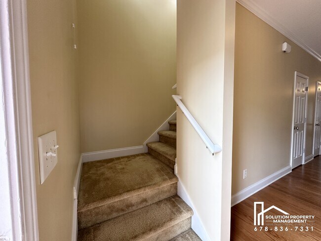 Building Photo - 34 N Oaks Cir