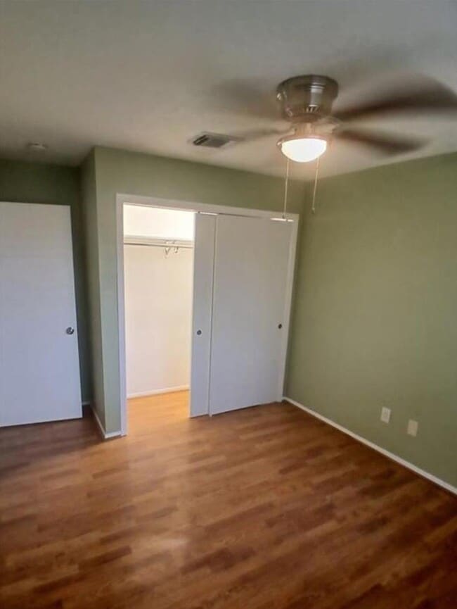 Building Photo - 1126 E Brompton Dr