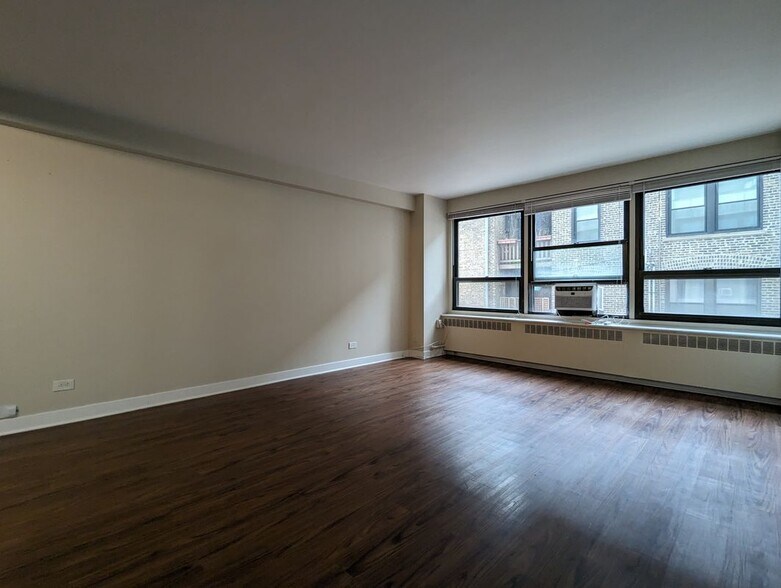 Building Photo - 4180 N Marine Dr