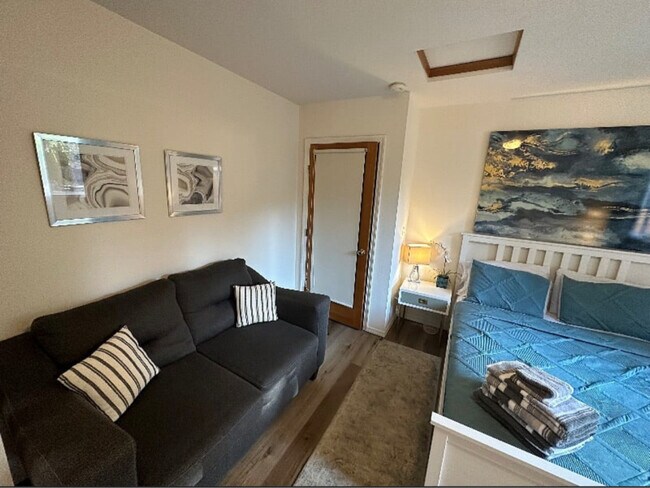 Building Photo - 123 S Star Lake Rd