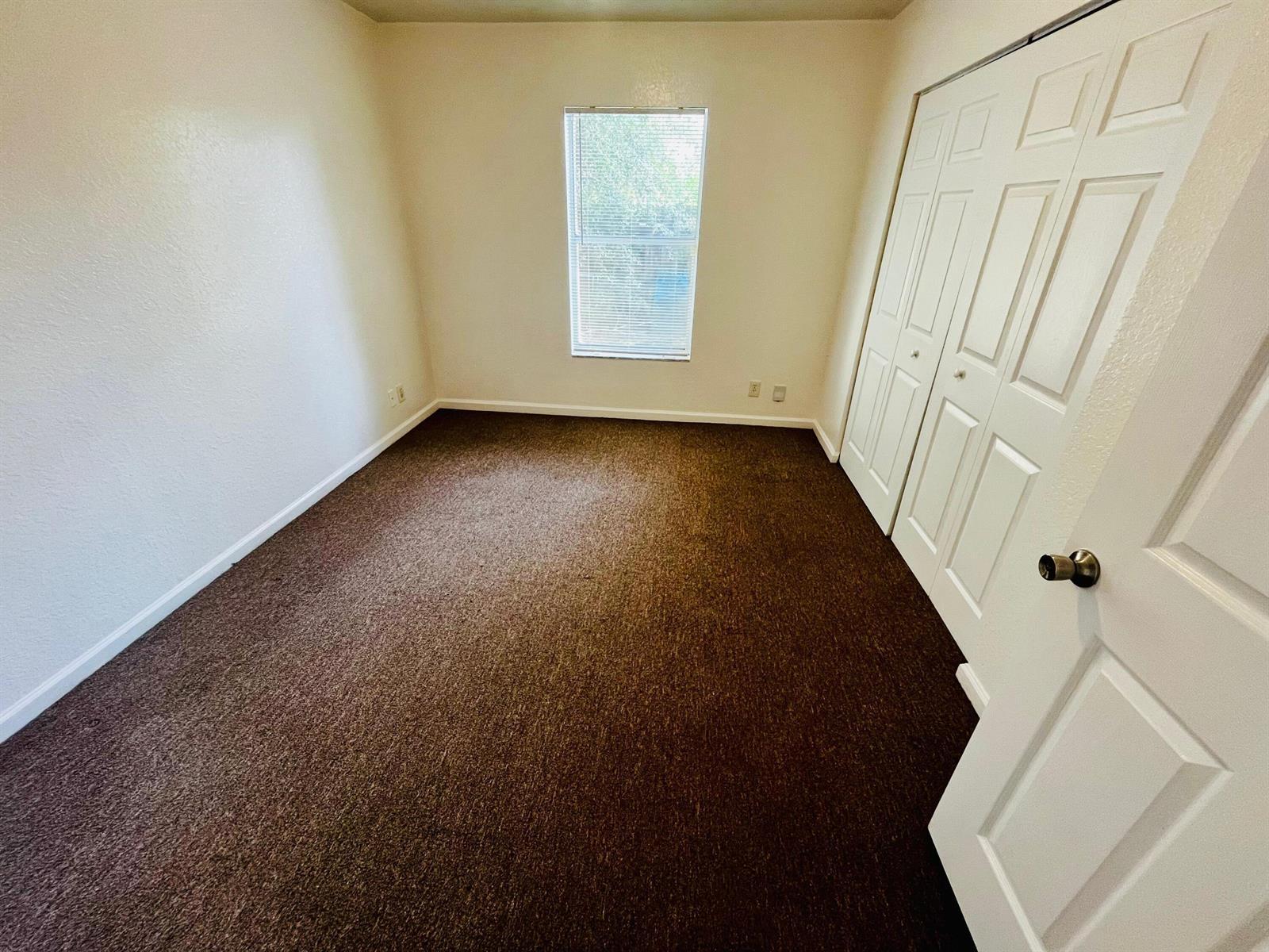 Building Photo - 13707 Yarmouth Ct