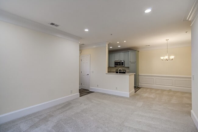 Living area to kitchen - 901 Canenaugh Dr