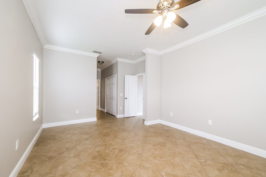 Building Photo - 4350 Fox Glen Loop