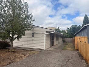 Building Photo - 1600 SE 168th Ave