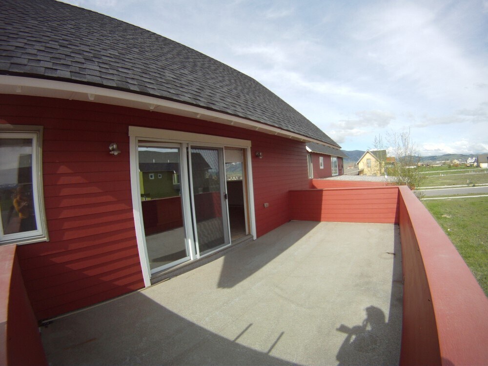 Building Photo - 3123 Foxtail St