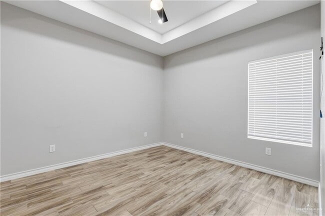 Building Photo - 2809 E Israel Ave