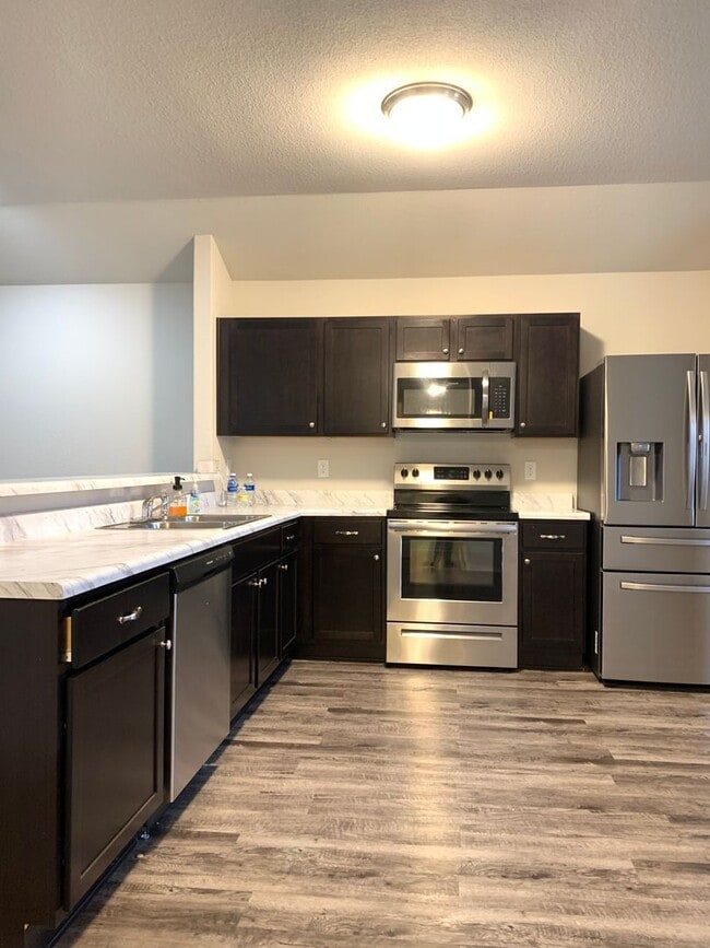 Building Photo - Newer 3bed/2bath home in VALLEY VIEW SCHOOL district.