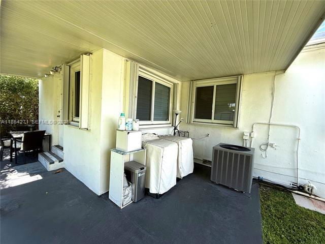 Building Photo - 6110 Coral Wy