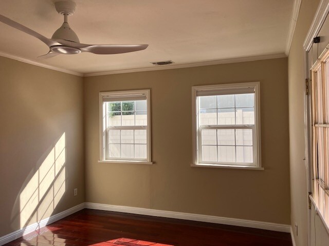 Building Photo - 2833 S Victoria Ave