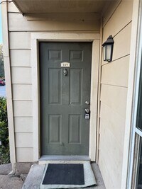 Building Photo - 8100 Creekbend Dr