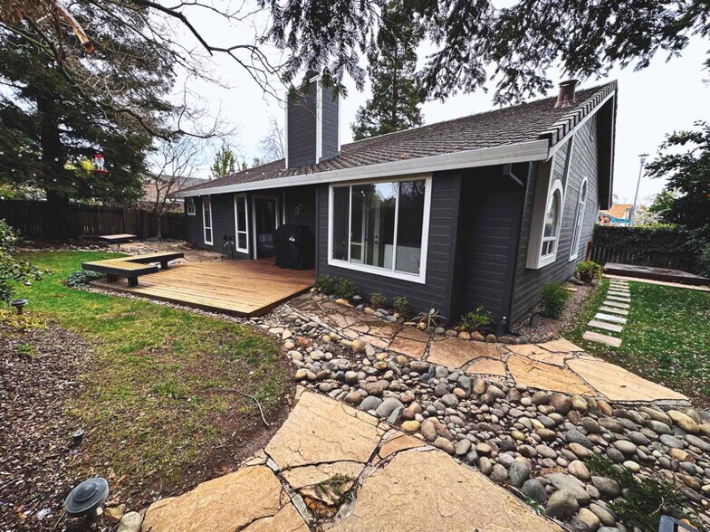 Building Photo - 9161 Kneeland Ct