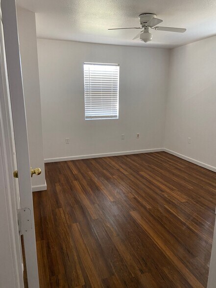 Building Photo - 615 S Pleasant Hill Rd
