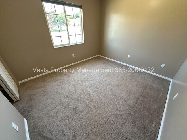 Building Photo - 1293 W 570 N