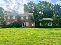 Building Photo - 12 Kingston Dr