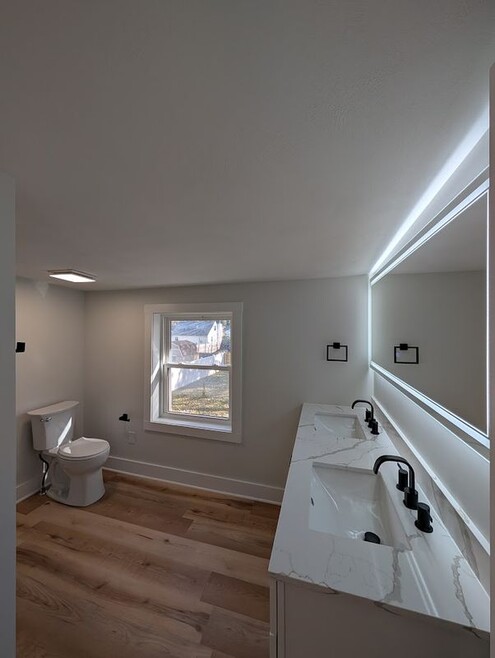 Building Photo - 125 Maple Manor Dr