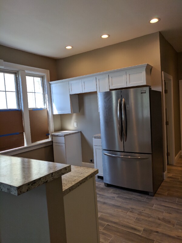 Building Photo - 72 William St