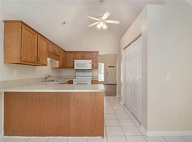 Building Photo - 524 Lisa Carol Dr