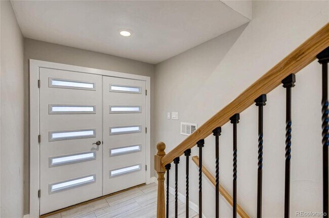 Building Photo - 6676 S Elmwood St