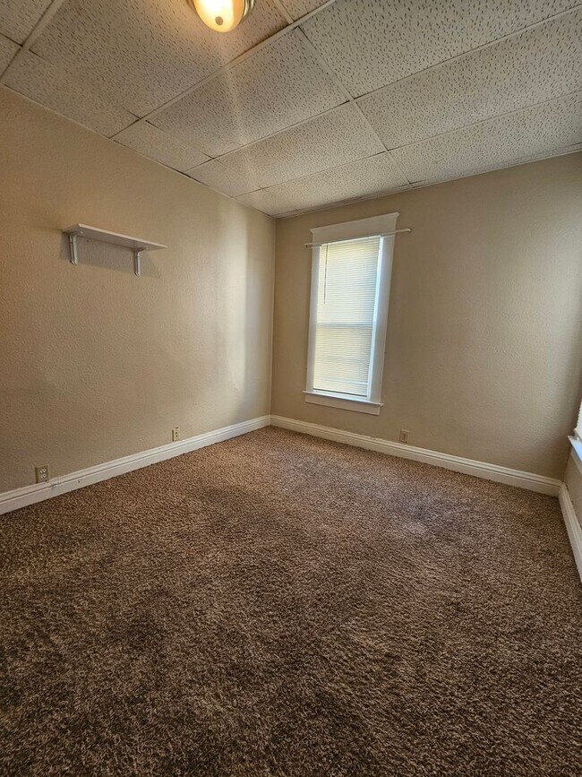 Building Photo - 349 10th St