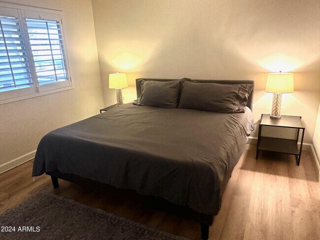 Building Photo - 7625 E Camelback Rd