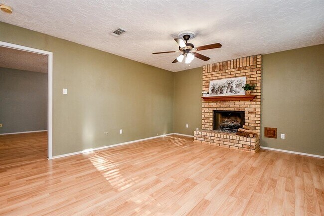 Building Photo - 1218 Briarmead Dr