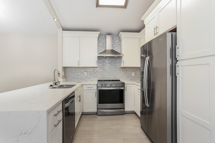 Building Photo - 12639 Ashmore Green Dr N