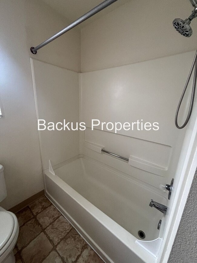 Building Photo - Darling two bedroom home in Monterey