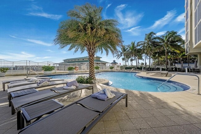 Building Photo - 16699 Collins Ave