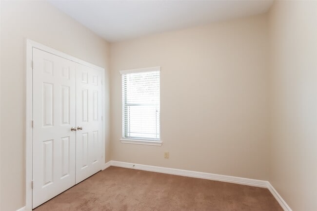 Building Photo - 2046 Lost Pine Ct