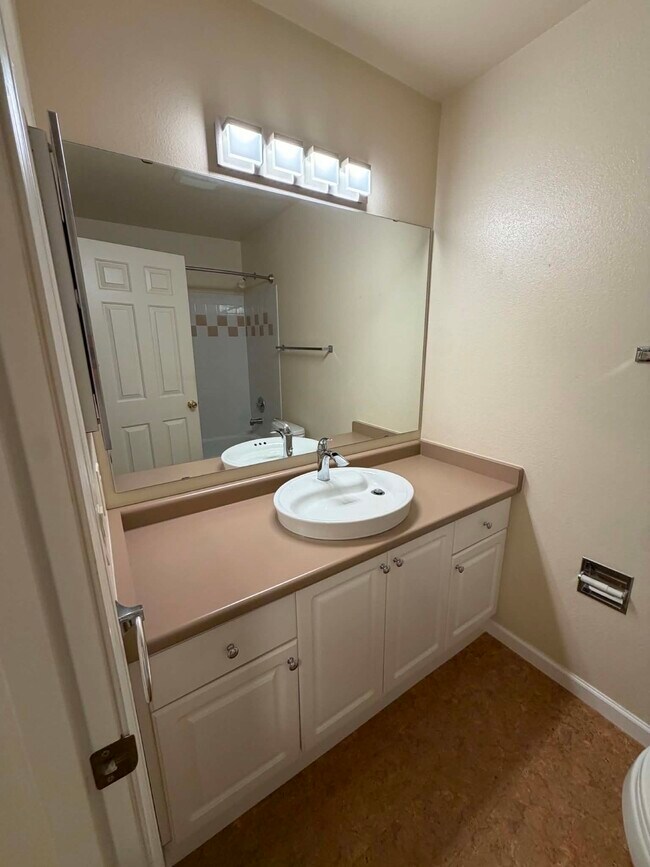 Building Photo - 6634 Millstone Ln SE