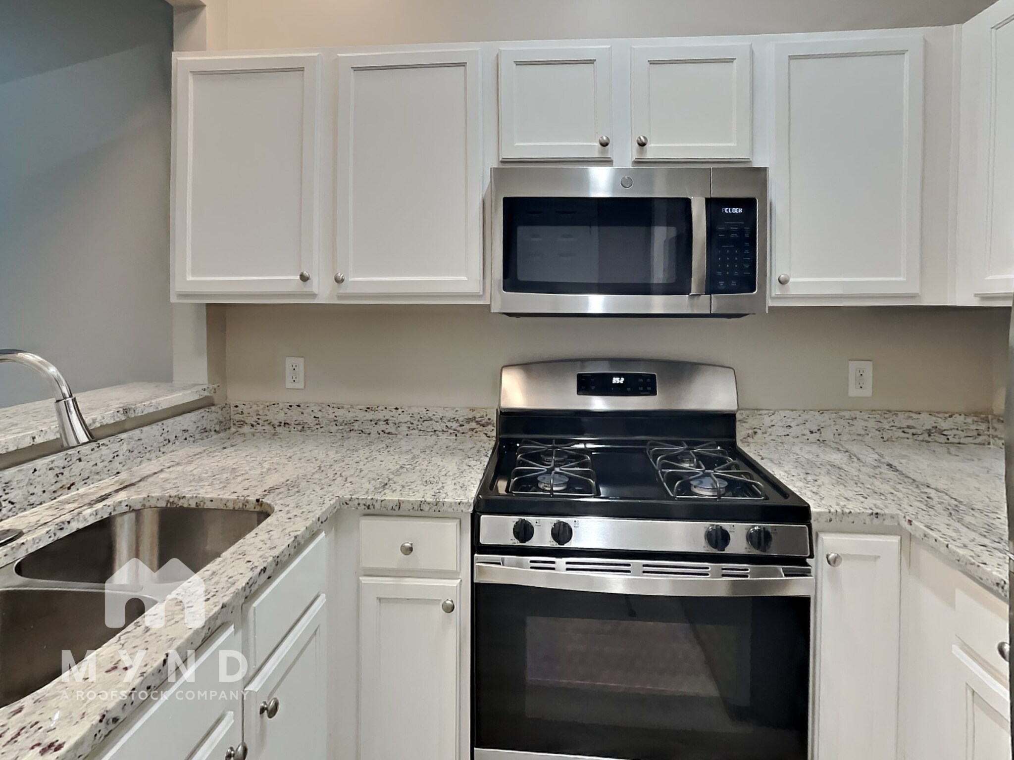 Building Photo - 857 Glynn Oaks Dr
