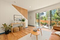 Building Photo - 950 NE Norton Ave