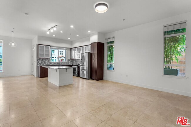 Building Photo - 12920 W Runway Rd