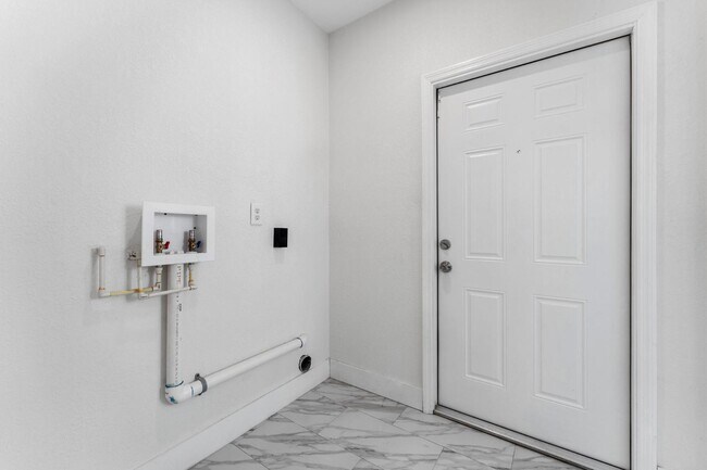 Building Photo - 5100 3rd Ave S