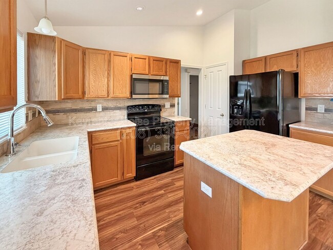 Building Photo - 10251 W Susan Ct