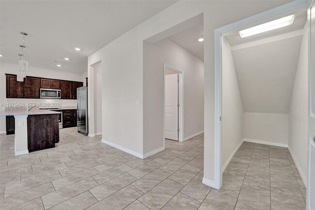 Building Photo - 4764 Eucalyptus Dr