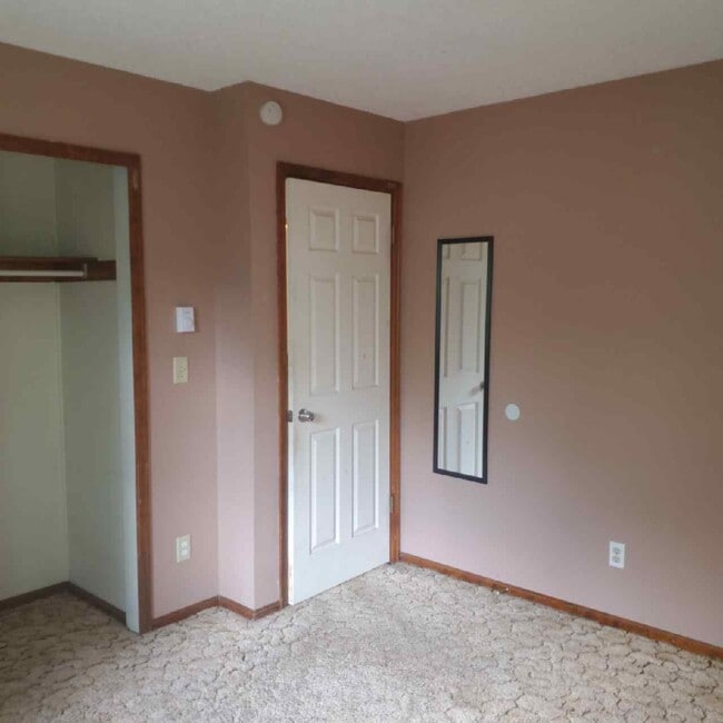 Building Photo - 1319 Glen Haven Dr